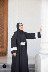 عباية كريب حرير بكنار قطن مضفر