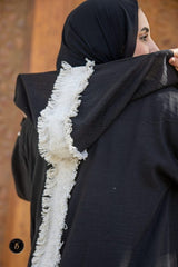 عباية كريب حرير بكنار قطن مضفر