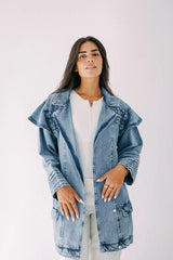 The ruffle denim in blue