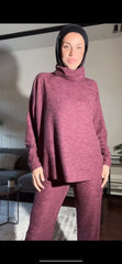 Roma set in maroon