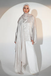 Head Turner Shawl Top in sliver x beige