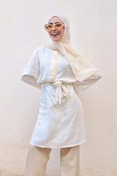 بلوزة كتان اوف وايت بكنار اوف وايت