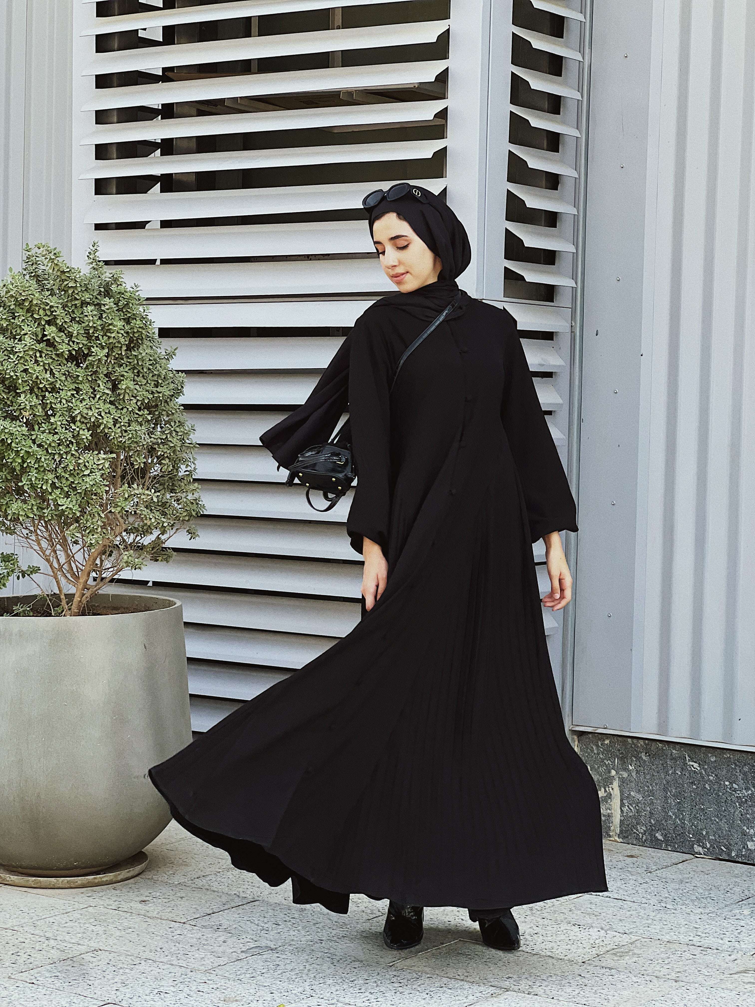 Pleat Cascade Abaya 027