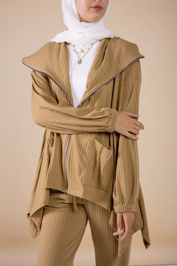 The asymmetrical set in camel
