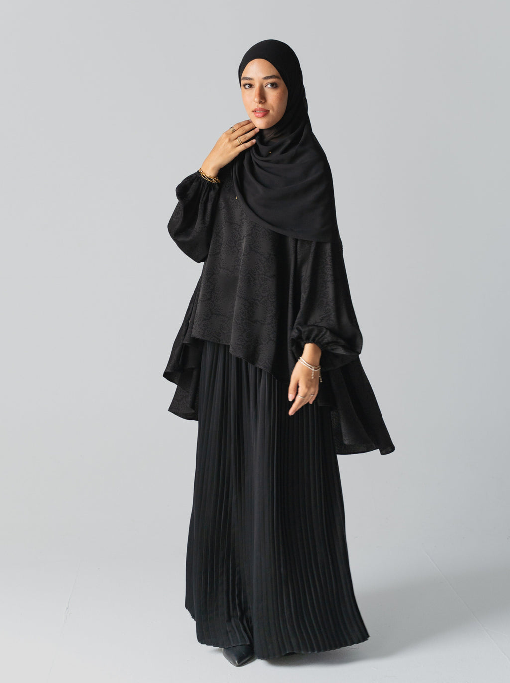 079 - Two-Piece Jacquard Abaya Set