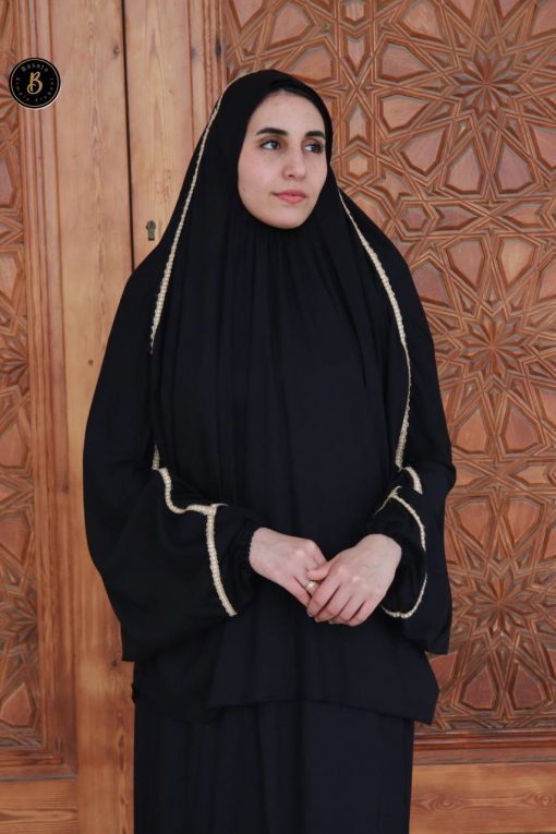 خمار وجيبة بكم اسود وبكنار سبحة