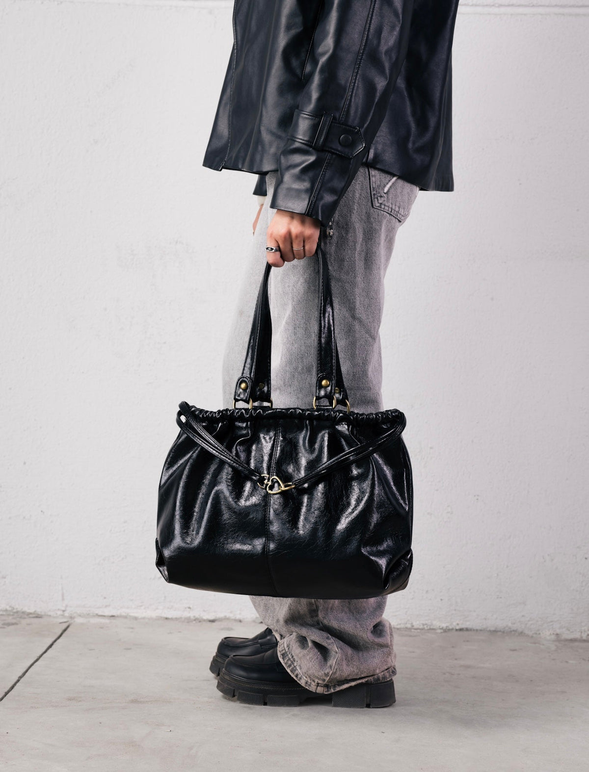 SCRUNCH BAG BLACK
