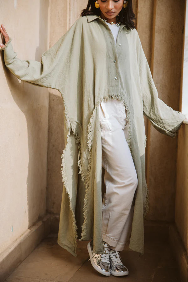 Fringed out cape in olive