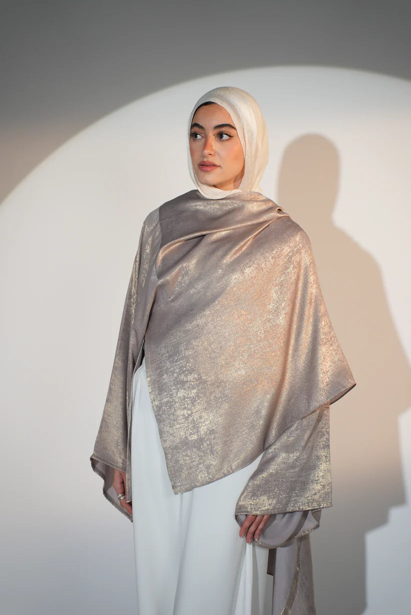 Head Turner Shawl Top in Lilac x Gold