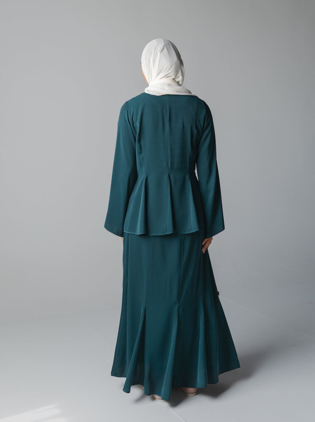 083 - Pleated Silk Set