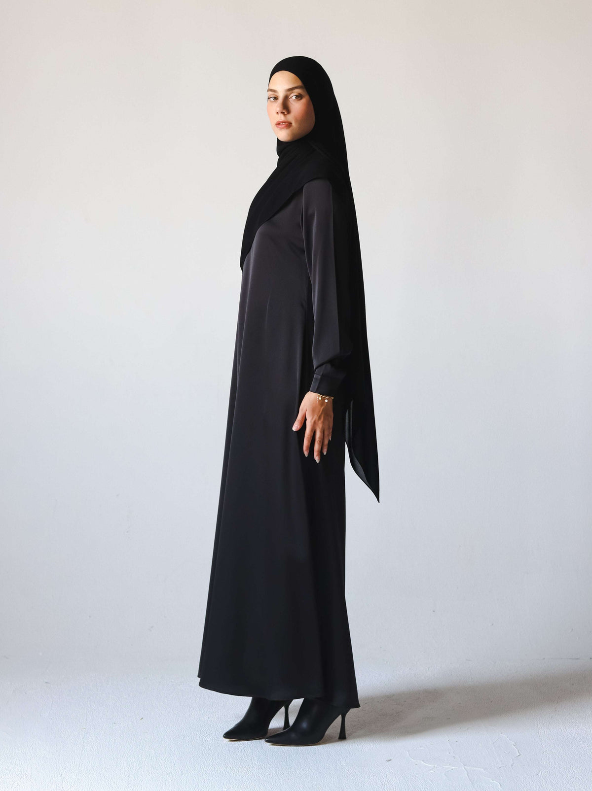 Basic Stain Abaya 051