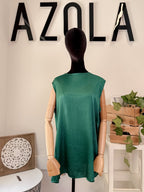 Sleeveless stain blouse