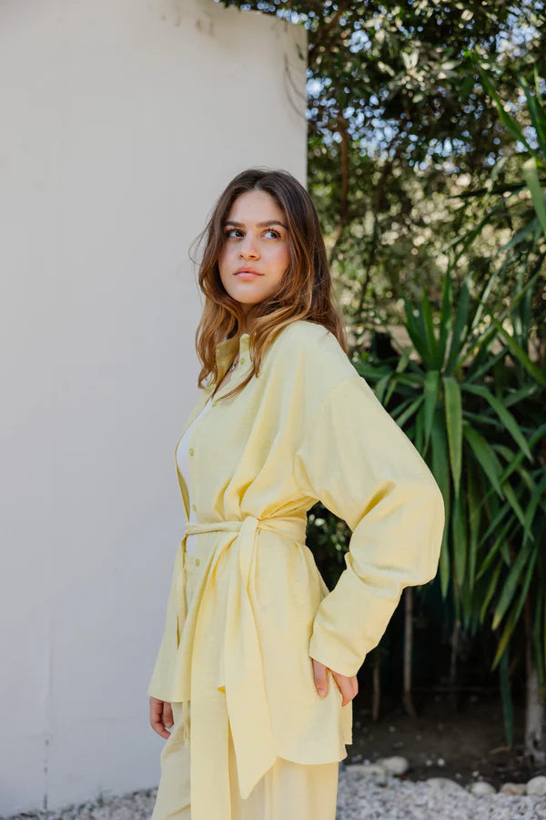 Such a dreamer set in yellow