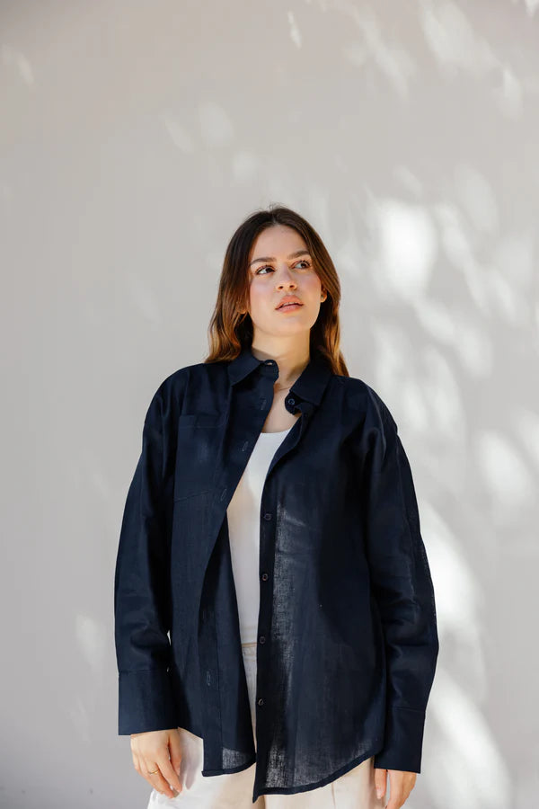 Linen shirt in Navy Blue