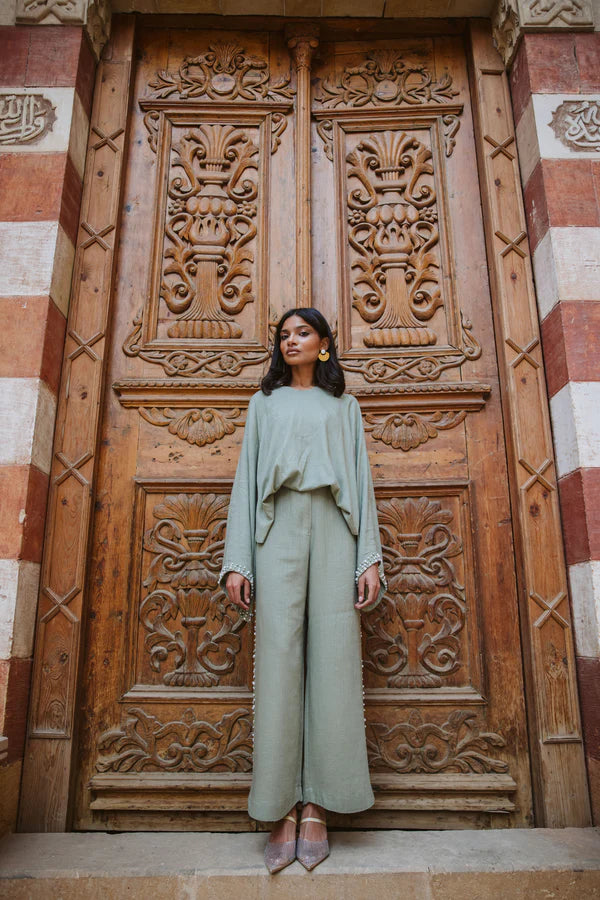 Most wanted pearls set in olive