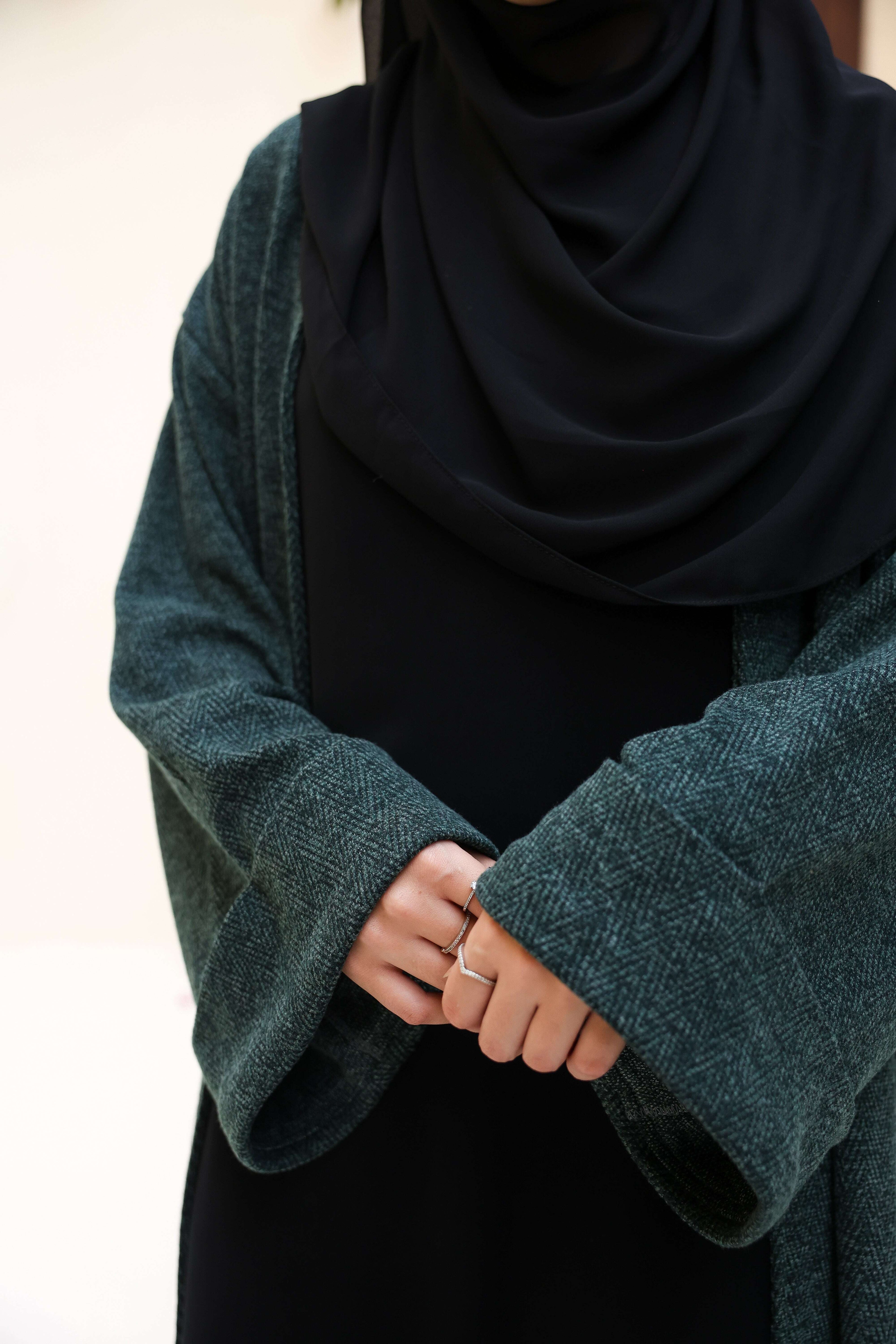 Classic Silhouette Cardigan 060