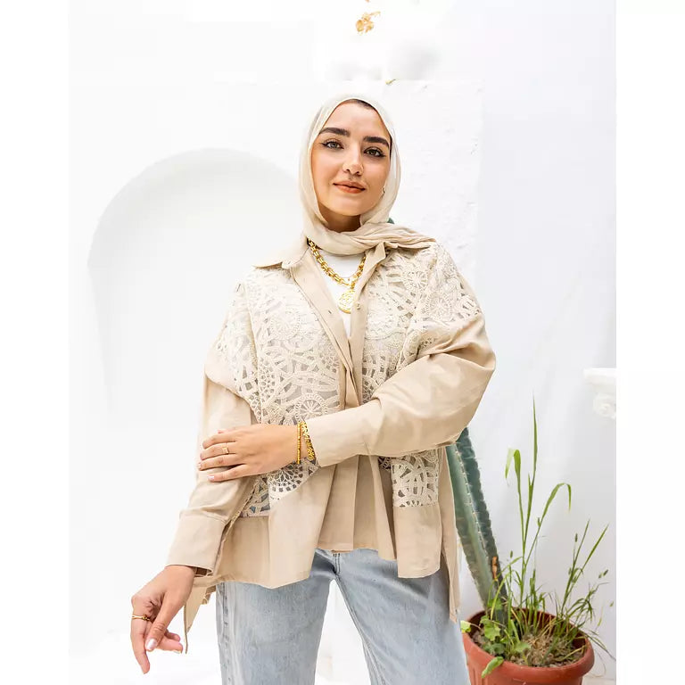 Lace & Linen in beige