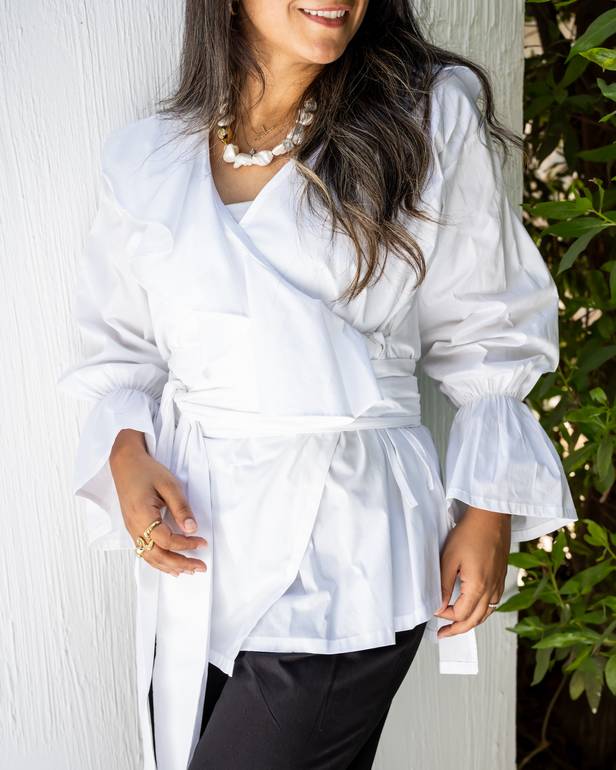 Ruffles chemise in white