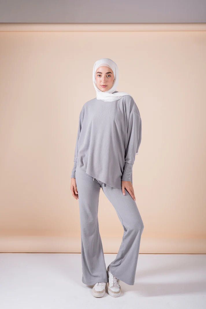 The velvet set in grey