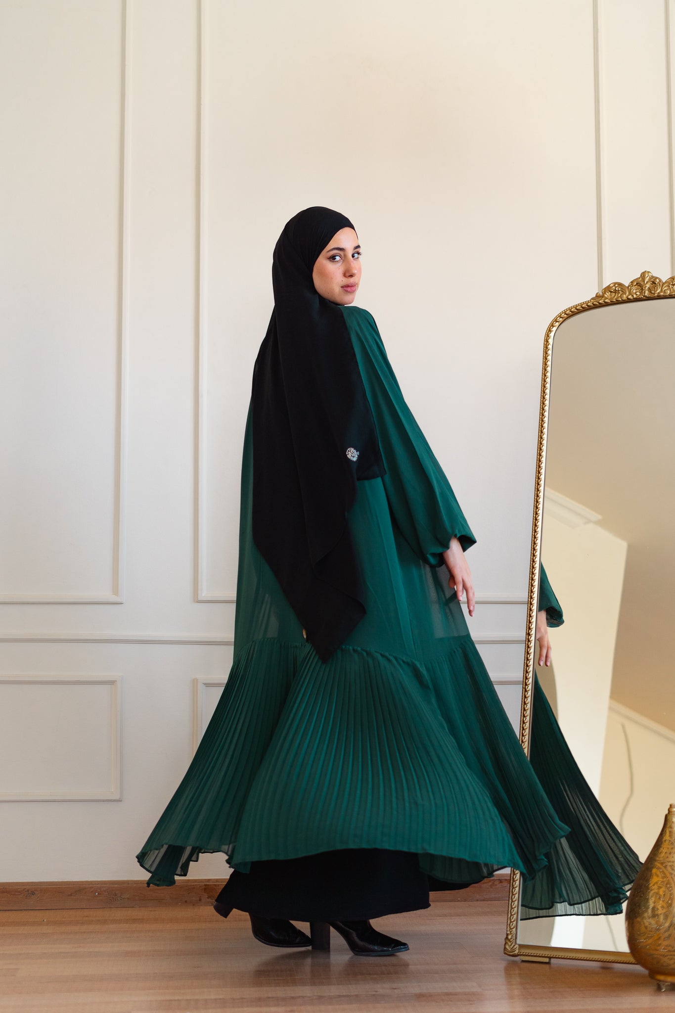 Pleated Hemline Kaftan 022 (Color)