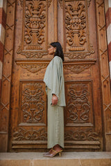 Most wanted pearls set in olive