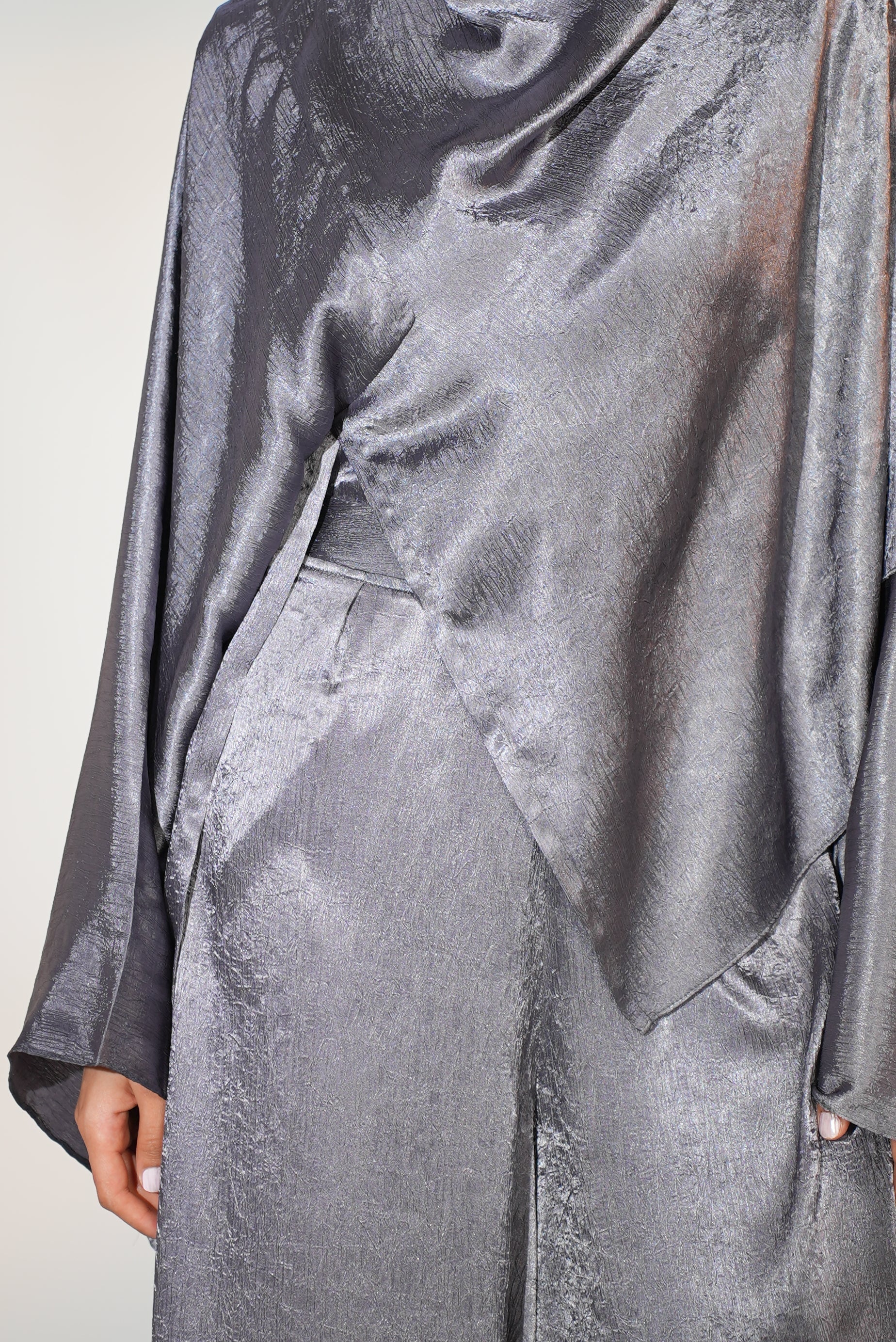 Head Turner set in Greyish Lilac