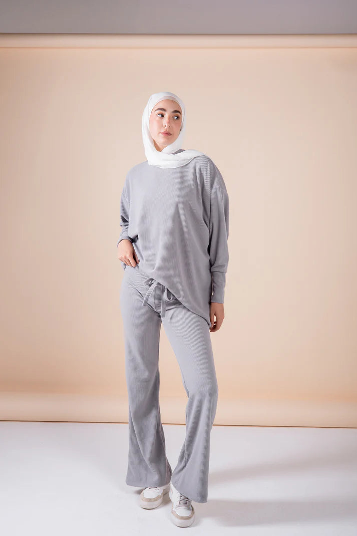 The velvet set in grey
