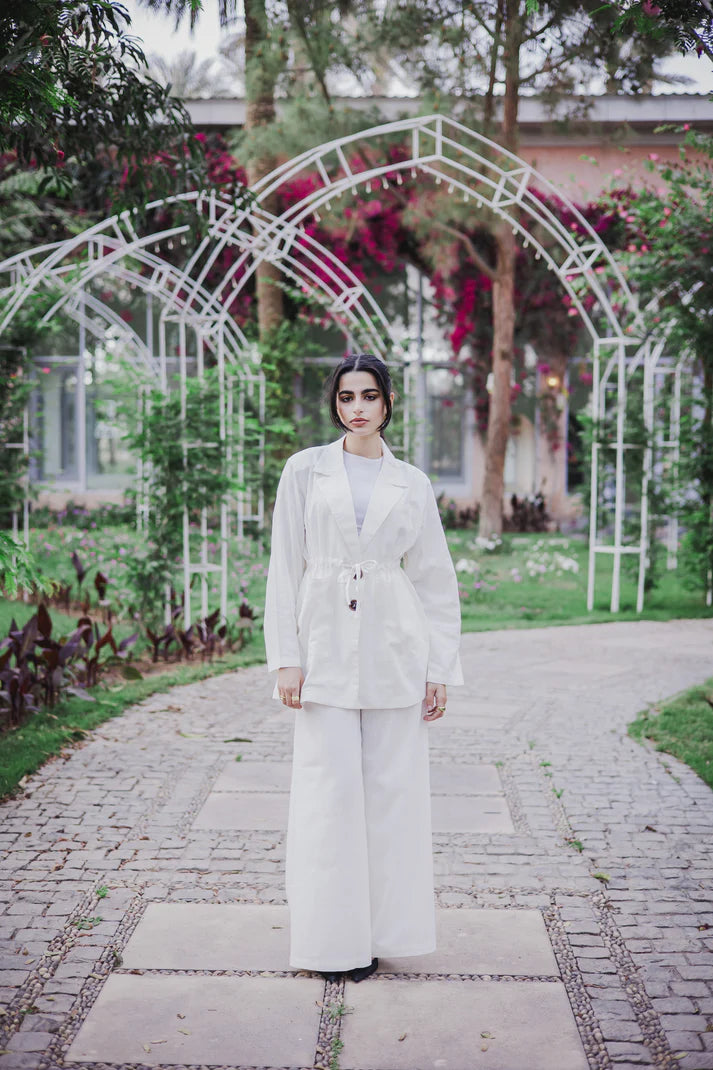 Linea blazer set in off white