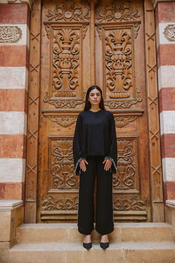 Most wanted pearls set in black