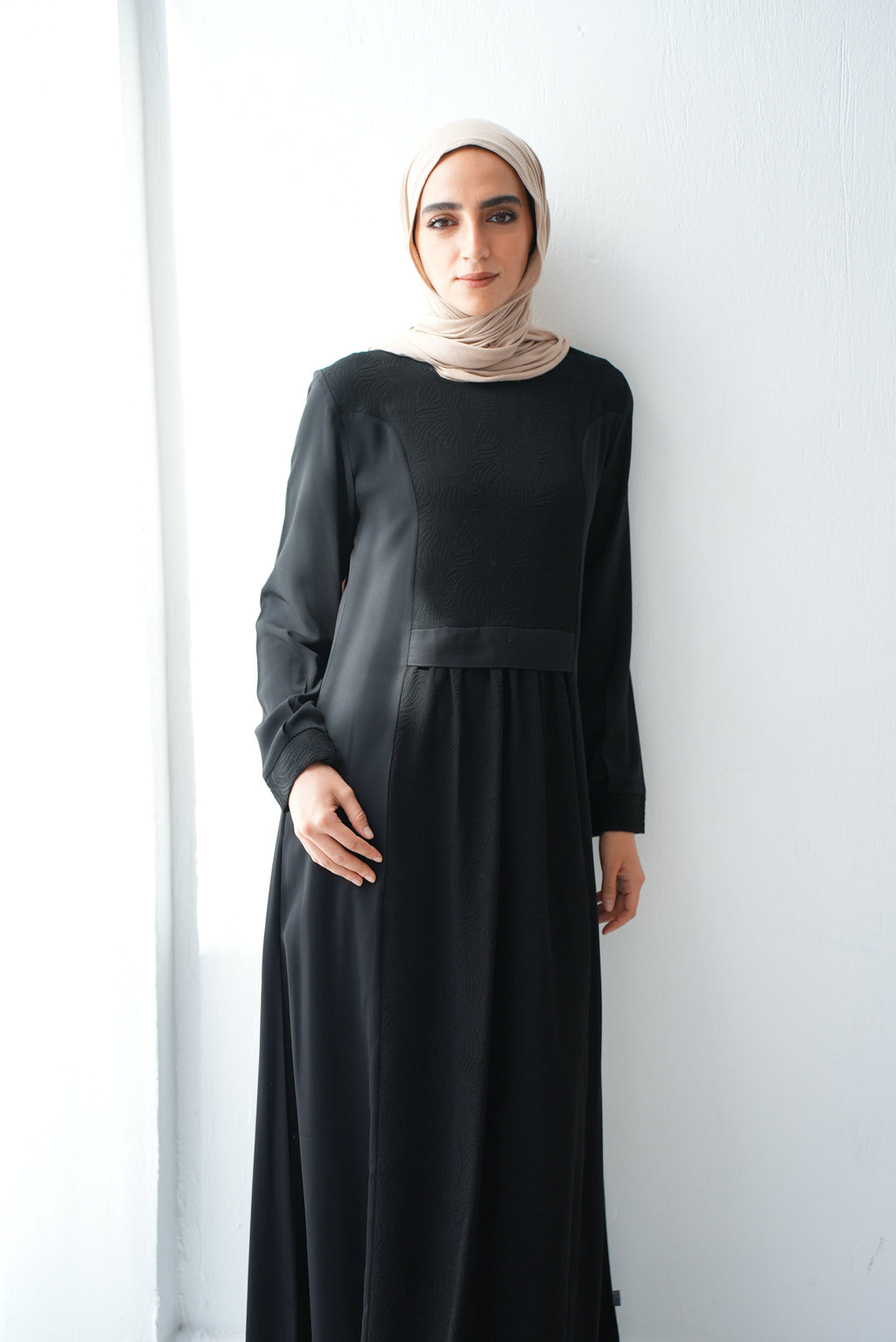Elegant Flawy Crepe  abaya code 84B