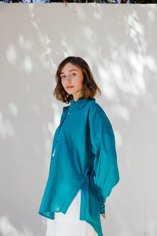 Linen shirt in Teal