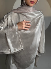 Head Turner Shawl Top in sliver x beige