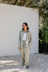 Such a dreamer set in olive