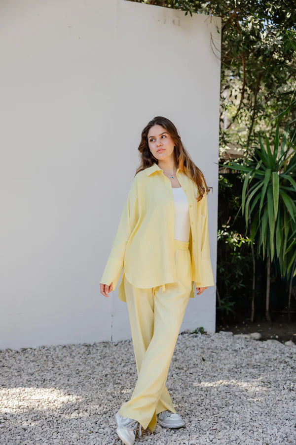 Such a dreamer set in yellow