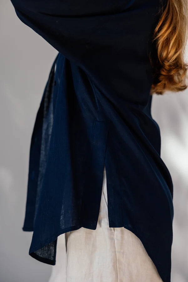 Linen shirt in Navy Blue