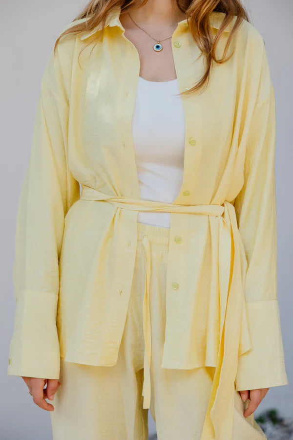 Such a dreamer set in yellow
