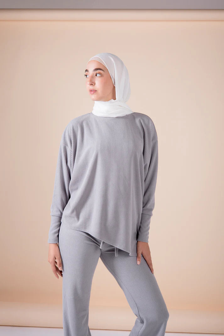 The velvet set in grey