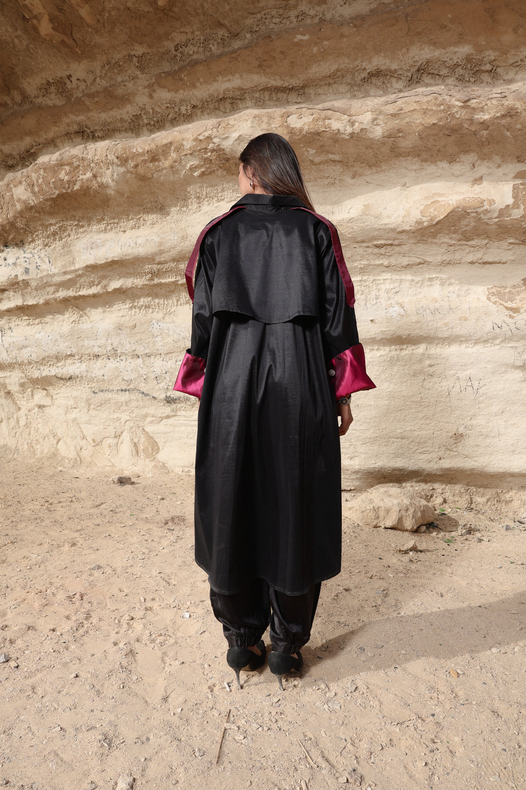 The High–Low Edit Trench - black