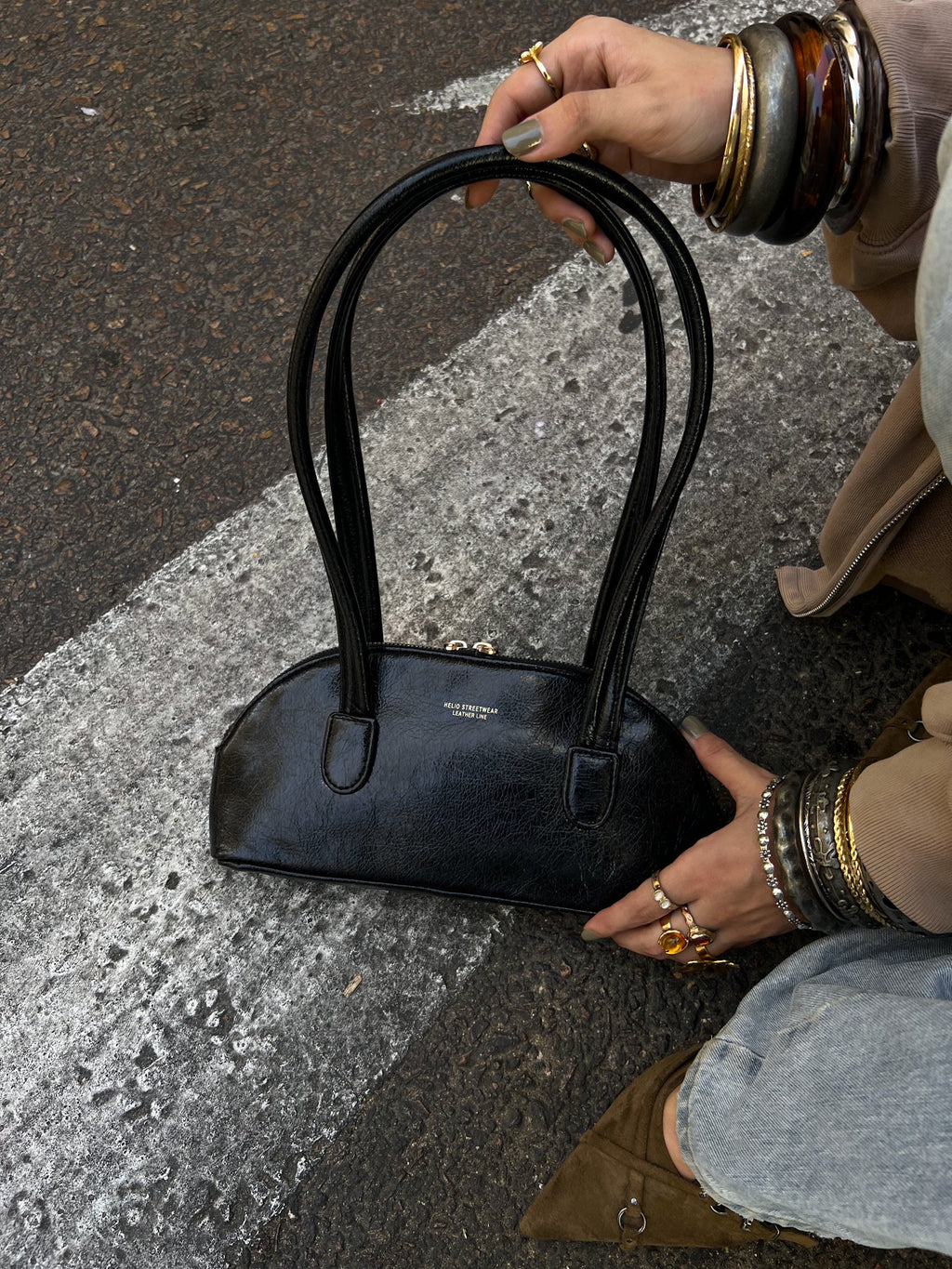 BAGUETTE BAG BLACK TRUFFLE