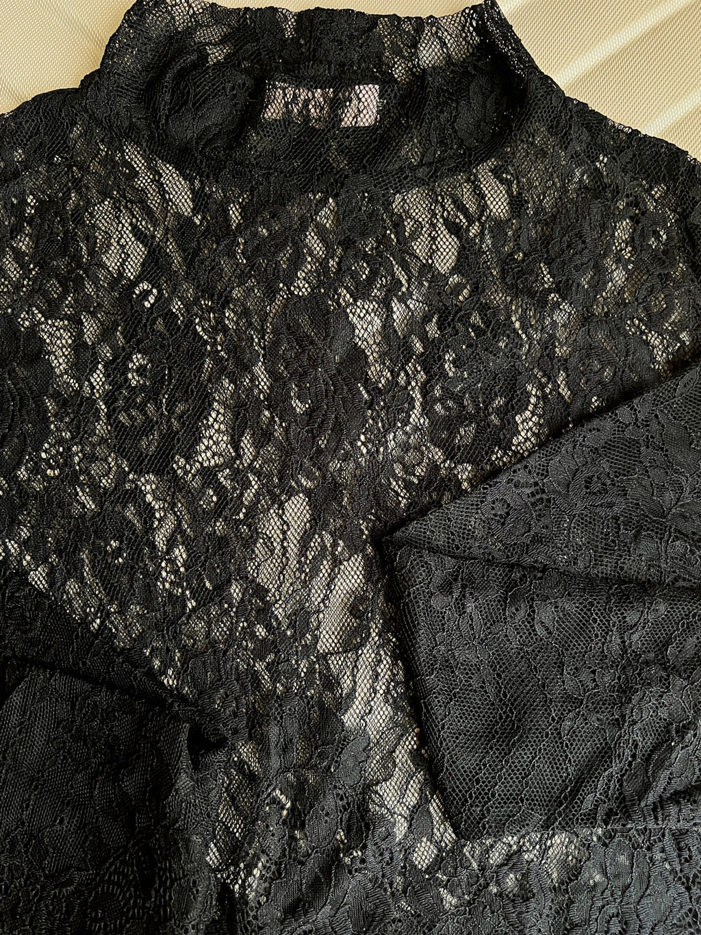 Dantel Black Top