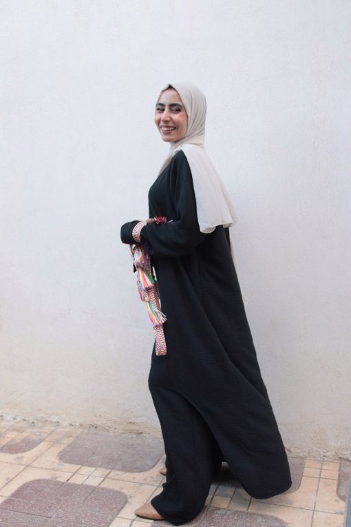 سوت اسود بكنار ملون