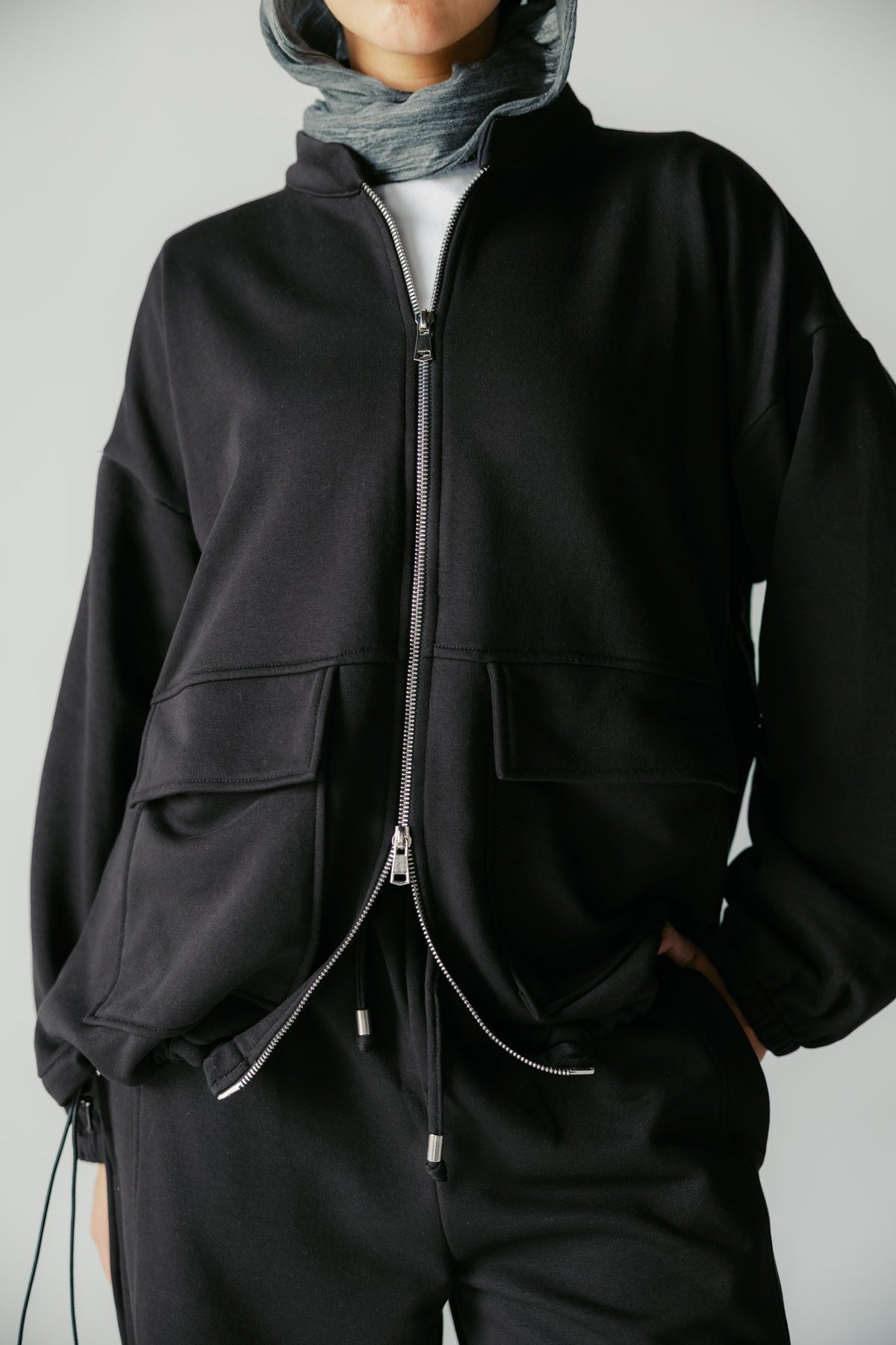 The Cloud Set in Black
