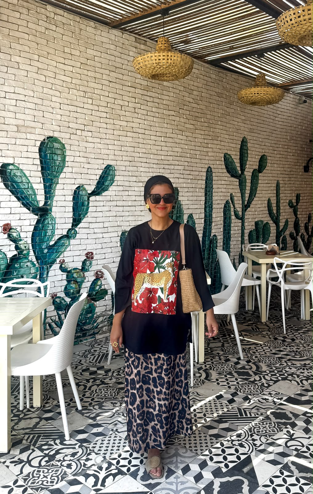 Black leopard tee