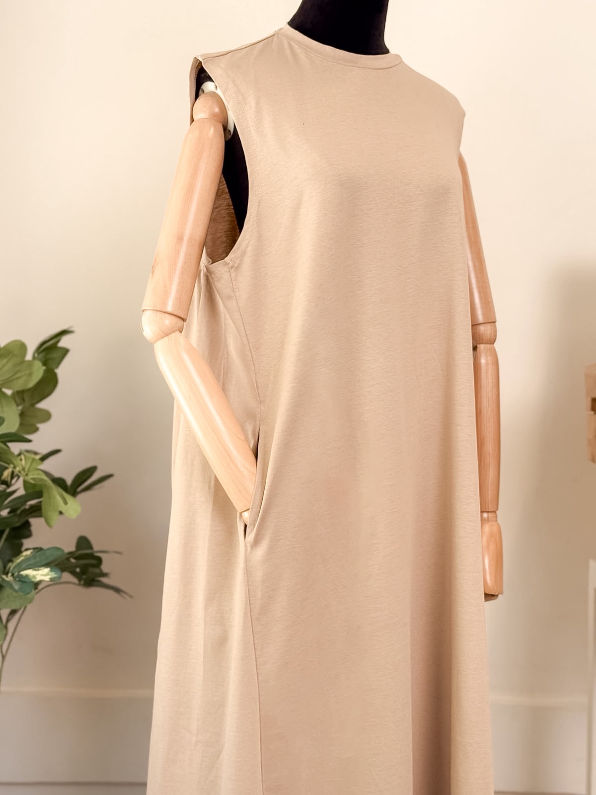 Sleeveless linen  Dress