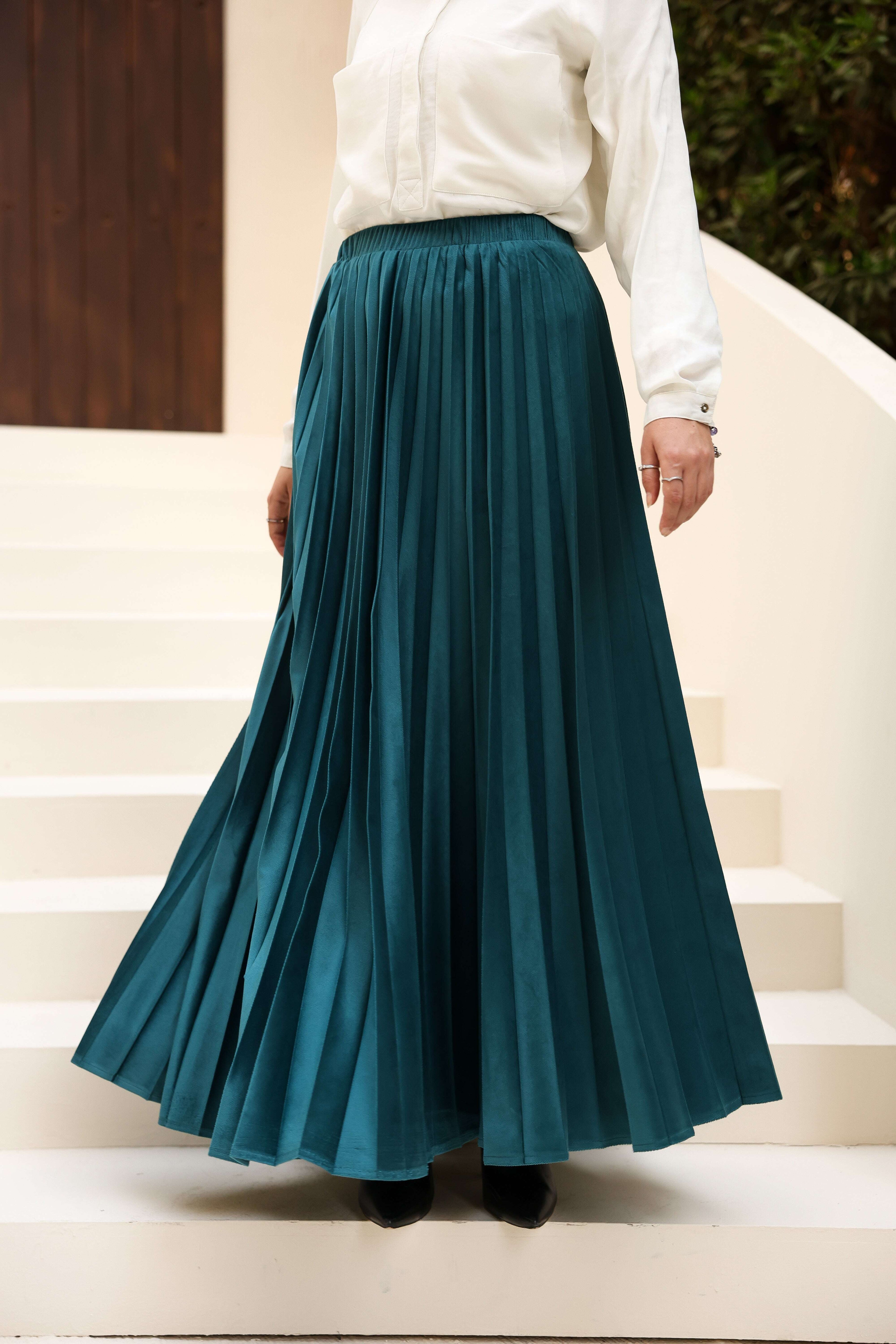 Winter Glow Velvet Skirt 061