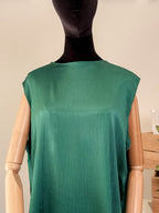 Sleeveless stain blouse