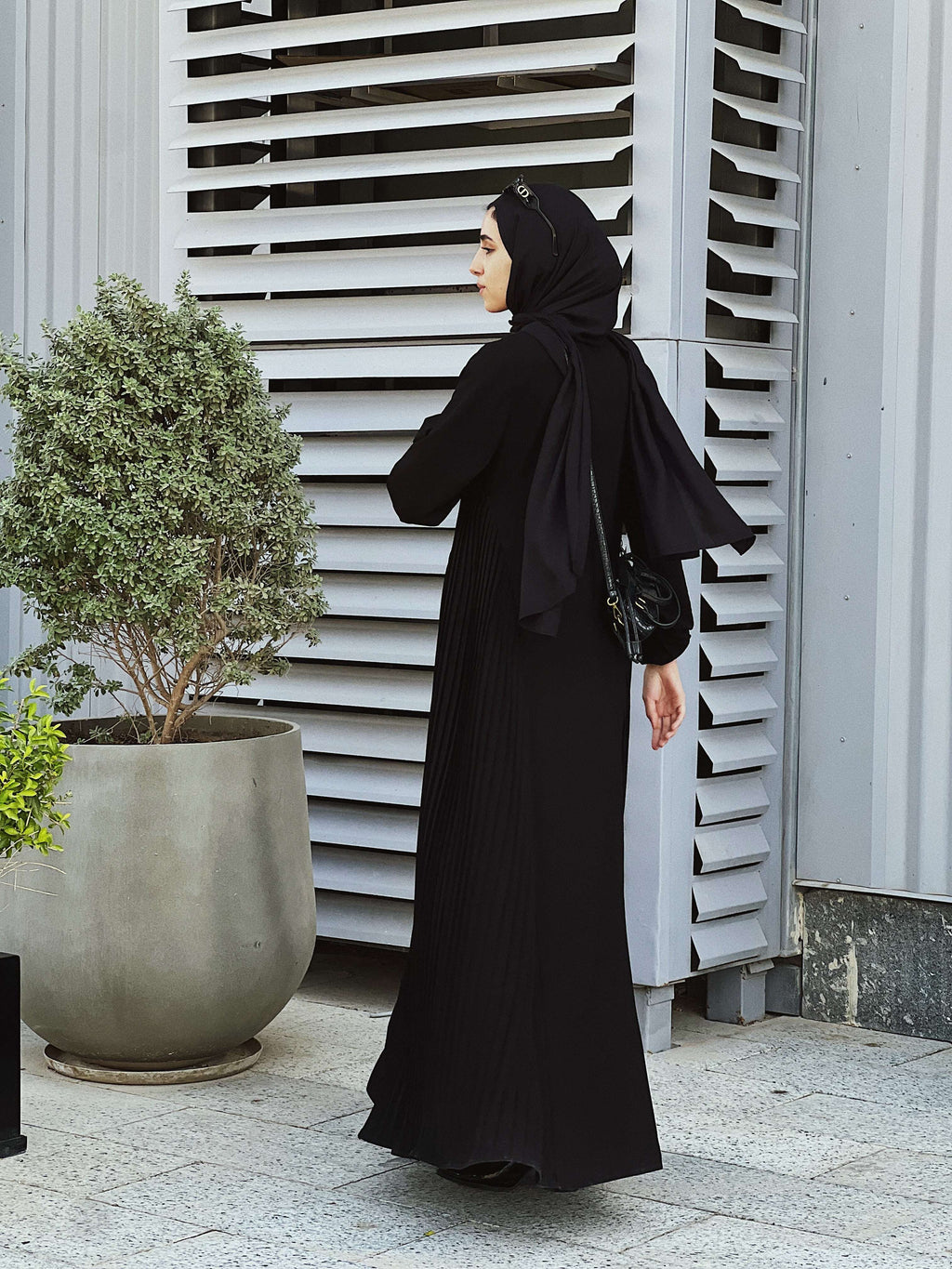 Pleat Cascade Abaya 027