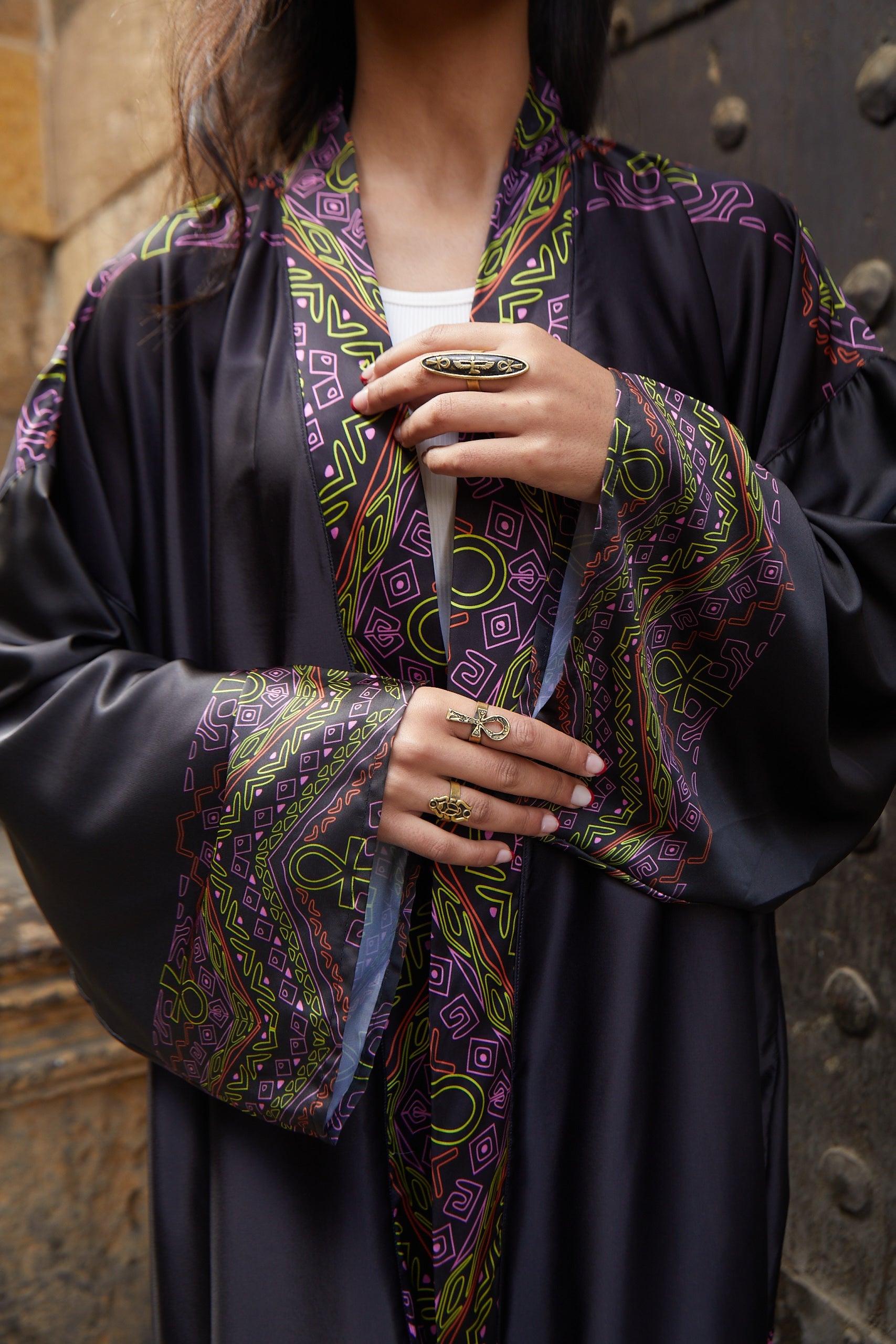 QUEEN OF HEART SATIN KIMONO