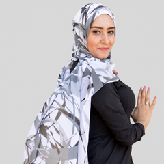 يَا أَبْيَضٌ يَا أَسْوَدُ يَا رَمَادِيٌّ