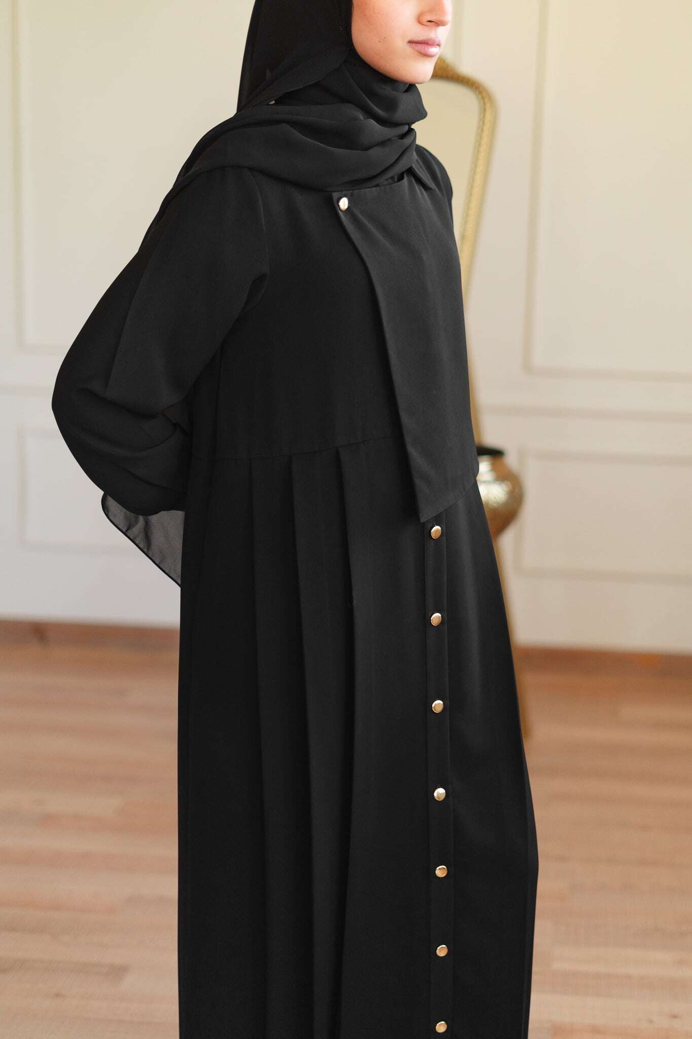 Noir Gold Abaya 040
